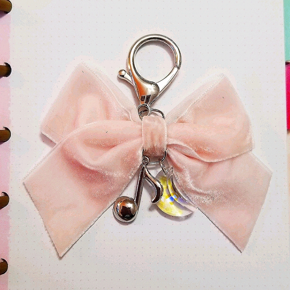 Simply Gilded Lullaby Moon Bow Charm